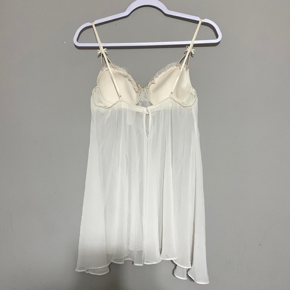 Vintage In Bloom by Jonquil cream sheer nighty w/ padded underwire bra attached - Picture 2 of 8